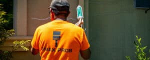 Vivax Pros caulks and preps a home